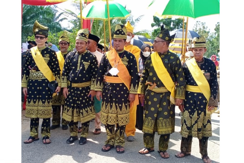 You are currently viewing Menyambut Bulan Suci Ramadhan, Bupati H. Zukri Hadiri Festival Ranah Tanjung Bunga