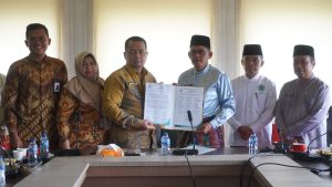 Read more about the article Sekda Pelalawan Tanda Tangan MoU Dengan Balai Besar POM Pekanbaru