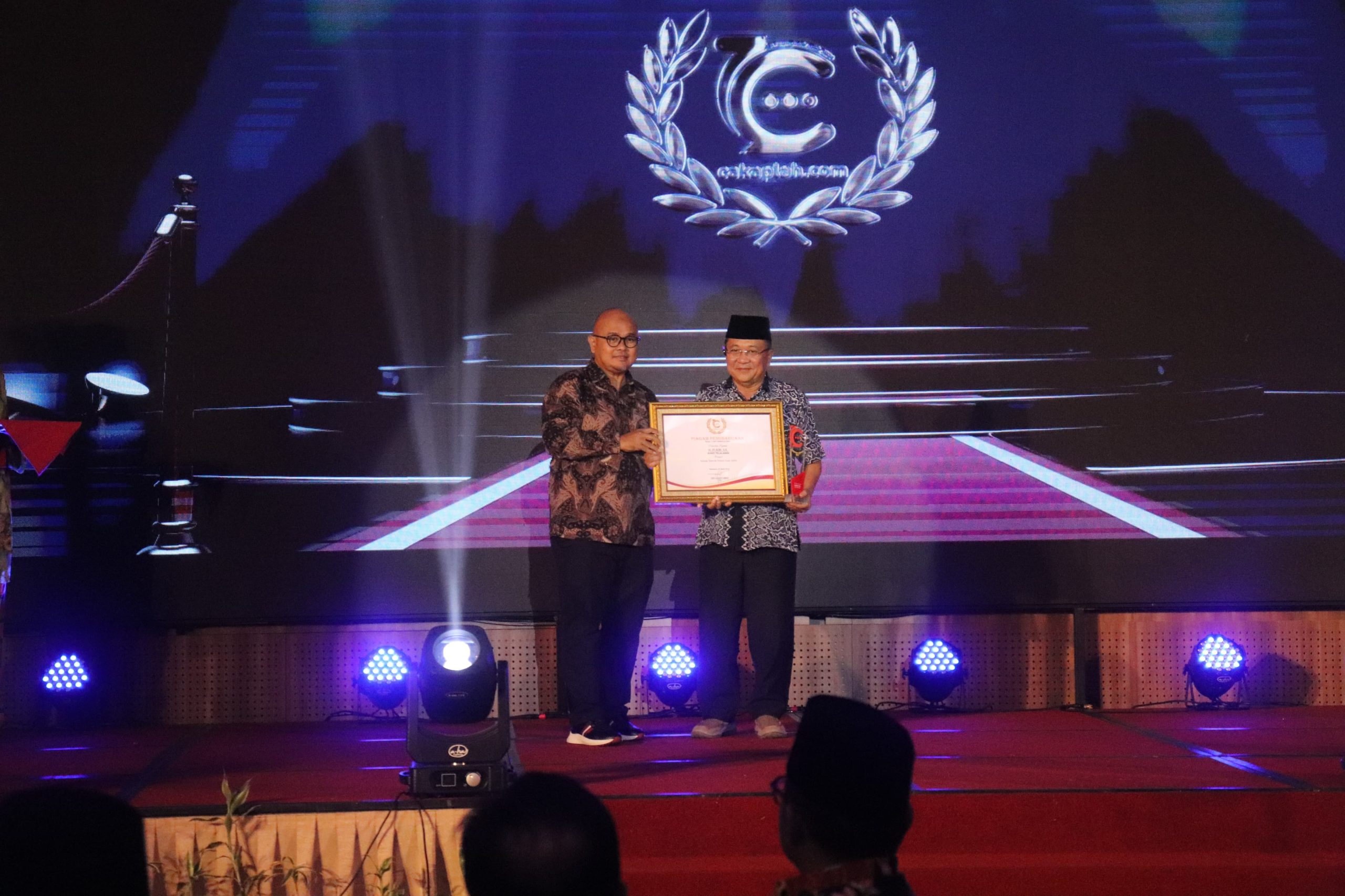 You are currently viewing Bupati Pelalawan Raih Penghargaan Cakaplah Awards 2024