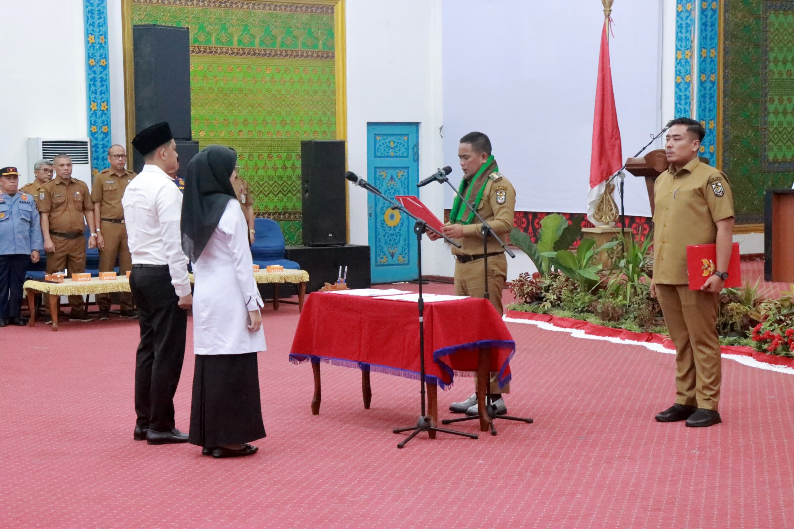 You are currently viewing Lantik Pegawai P3K Tahun 2024, Bupati Pelalawan Harapkan Perhatian Para Pegawai P3K Terhadap Anak Yatim