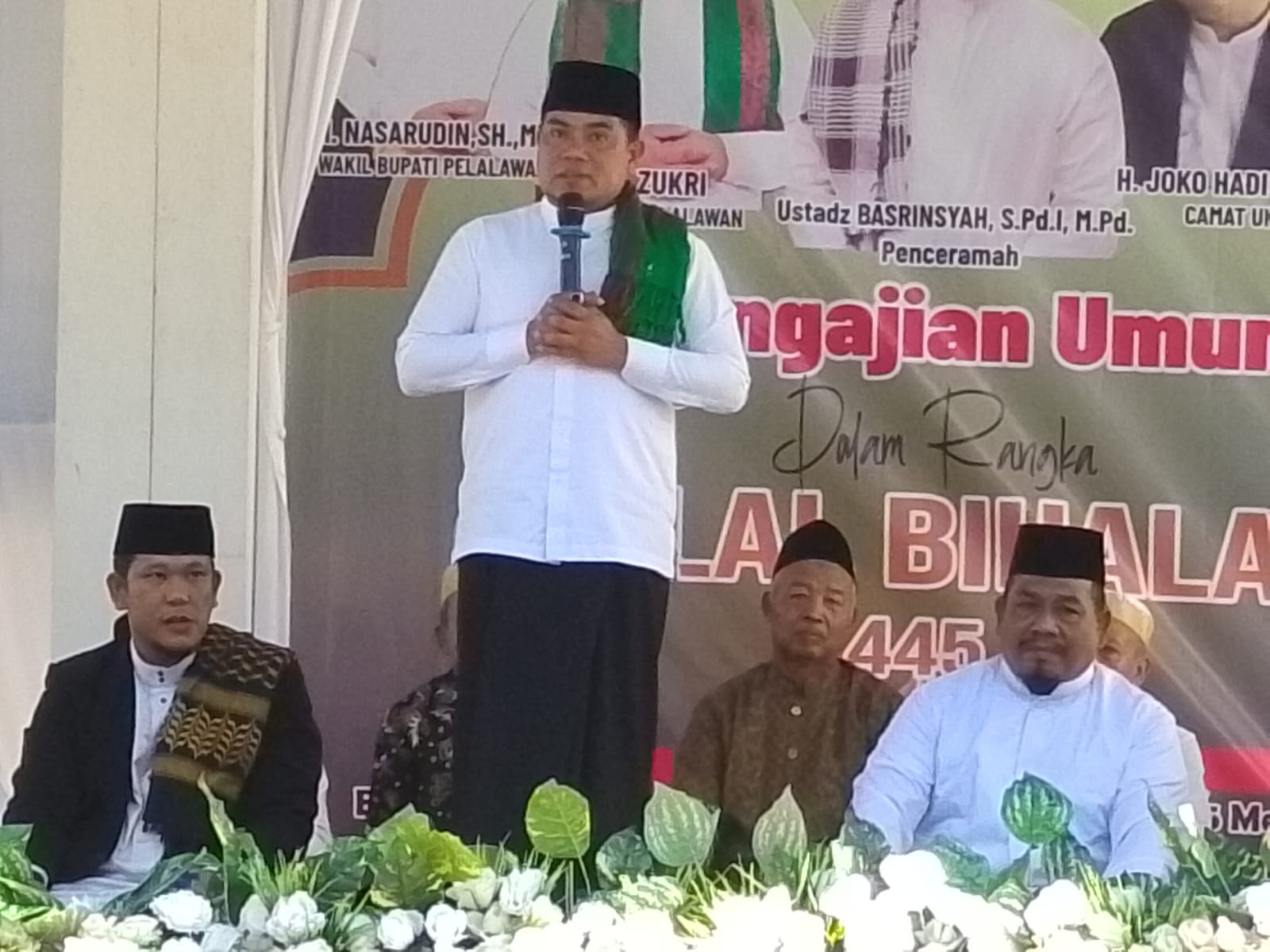 You are currently viewing Bupati Pelalawan Hadiri Pengajian Umum Dalam Rangka Halal Bihalal 1445 H, Di Desa Trimulya Jaya Kecamatan Ukui