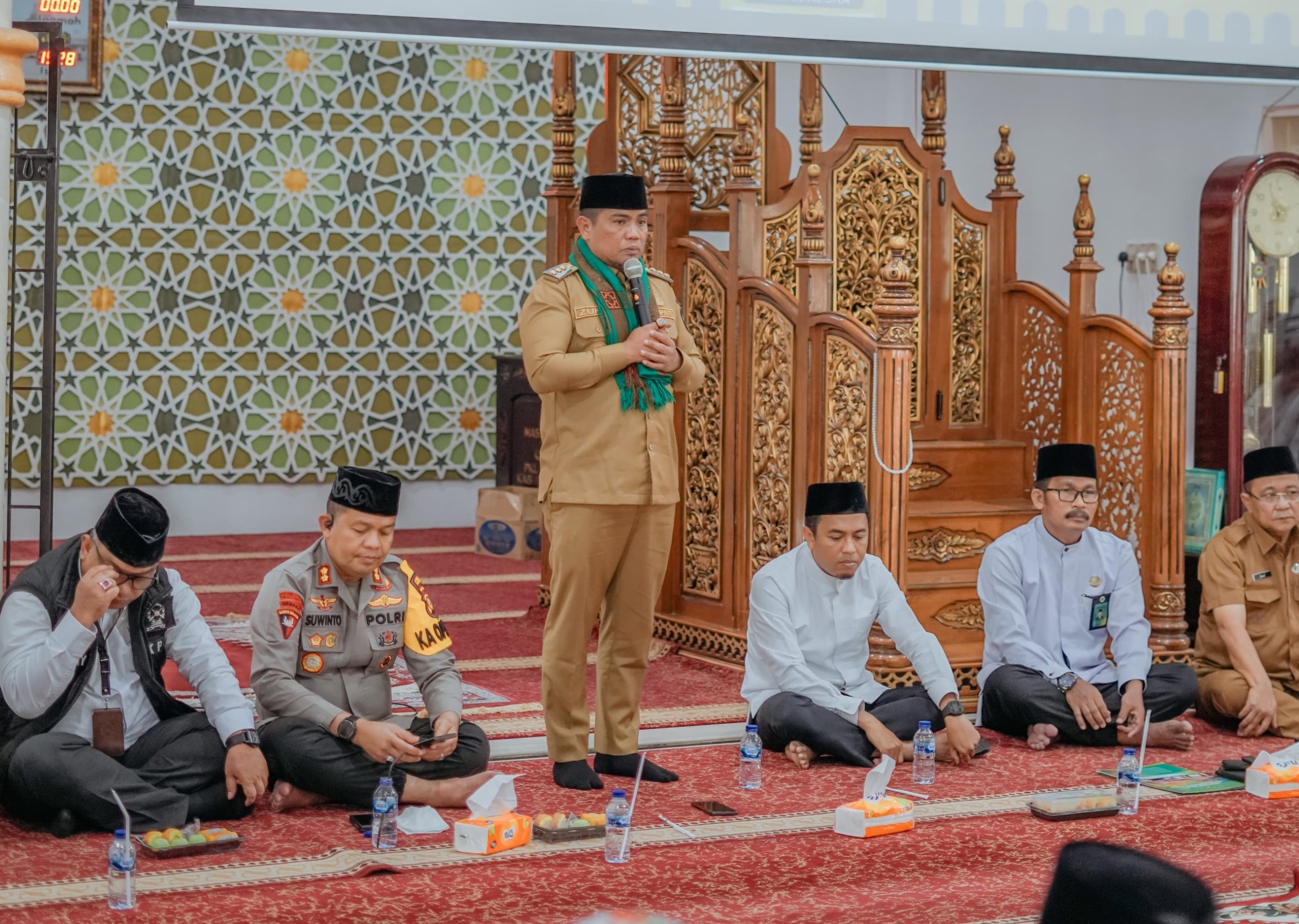 Read more about the article Lepas 336 Jemaah Calon Haji, Bupati Zukri : Orang Yang Melaksanakan Ibadah Haji Adalah Orang Terpilih.