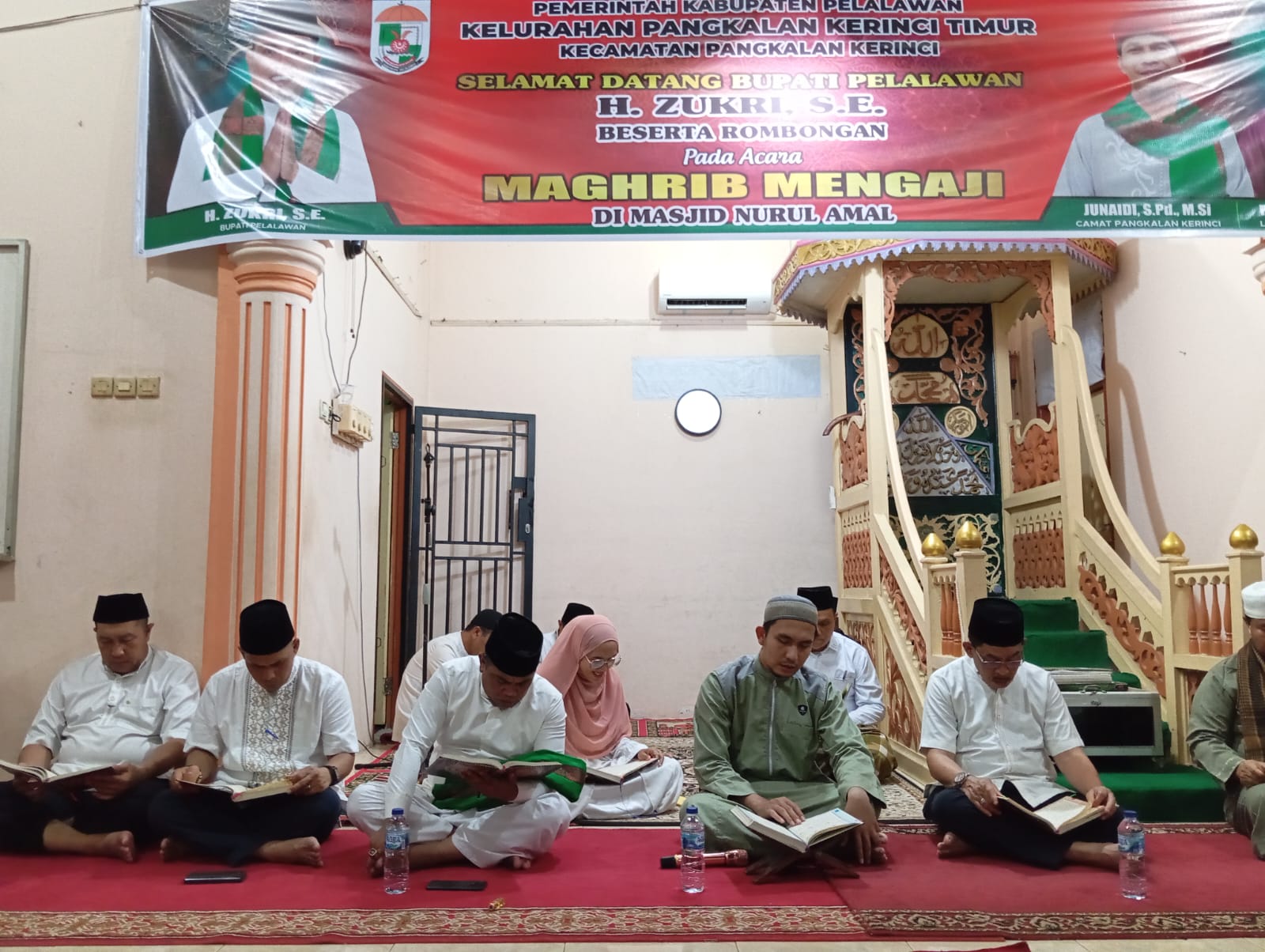 You are currently viewing Magrib Mengaji Di Masjid Nurul Amal, Bupati Pelalawan Berharap Dapat Tingkatkan Kecintaan Masyarakat Terhadap Al Qur’an