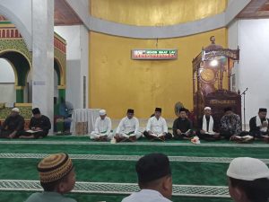 Read more about the article Bupati Pelalawan Hadir Bersama Masyarakat Kecamatan Bunut Dalam Kegiatan Magrib Mengaji