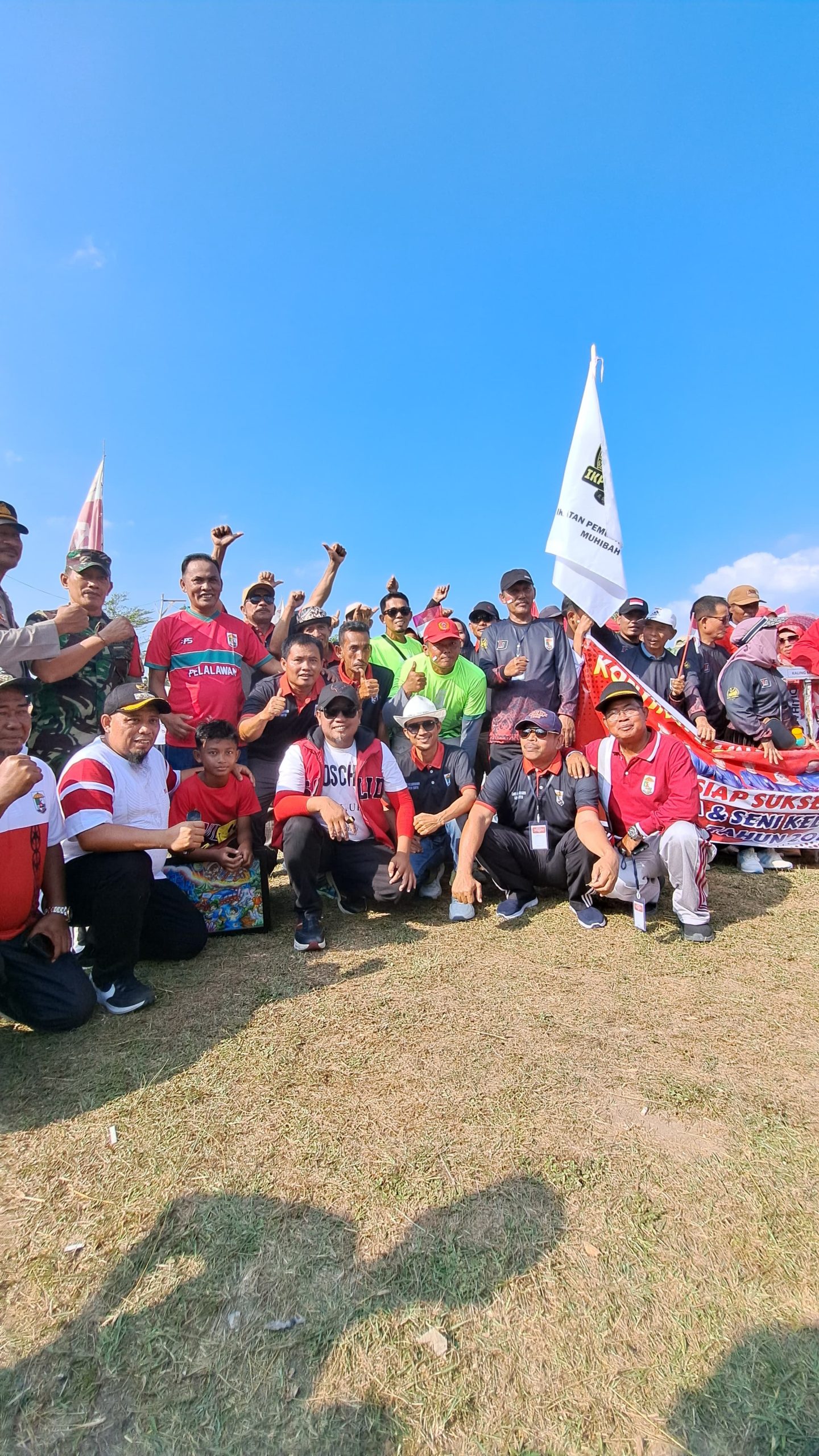 You are currently viewing Buka Pekan Olahraga Dan Seni Kelurahan Sorek Satu, Bupati Zukri Berpesan Agar Masyarakat Selalu Menjaga Kekompakan