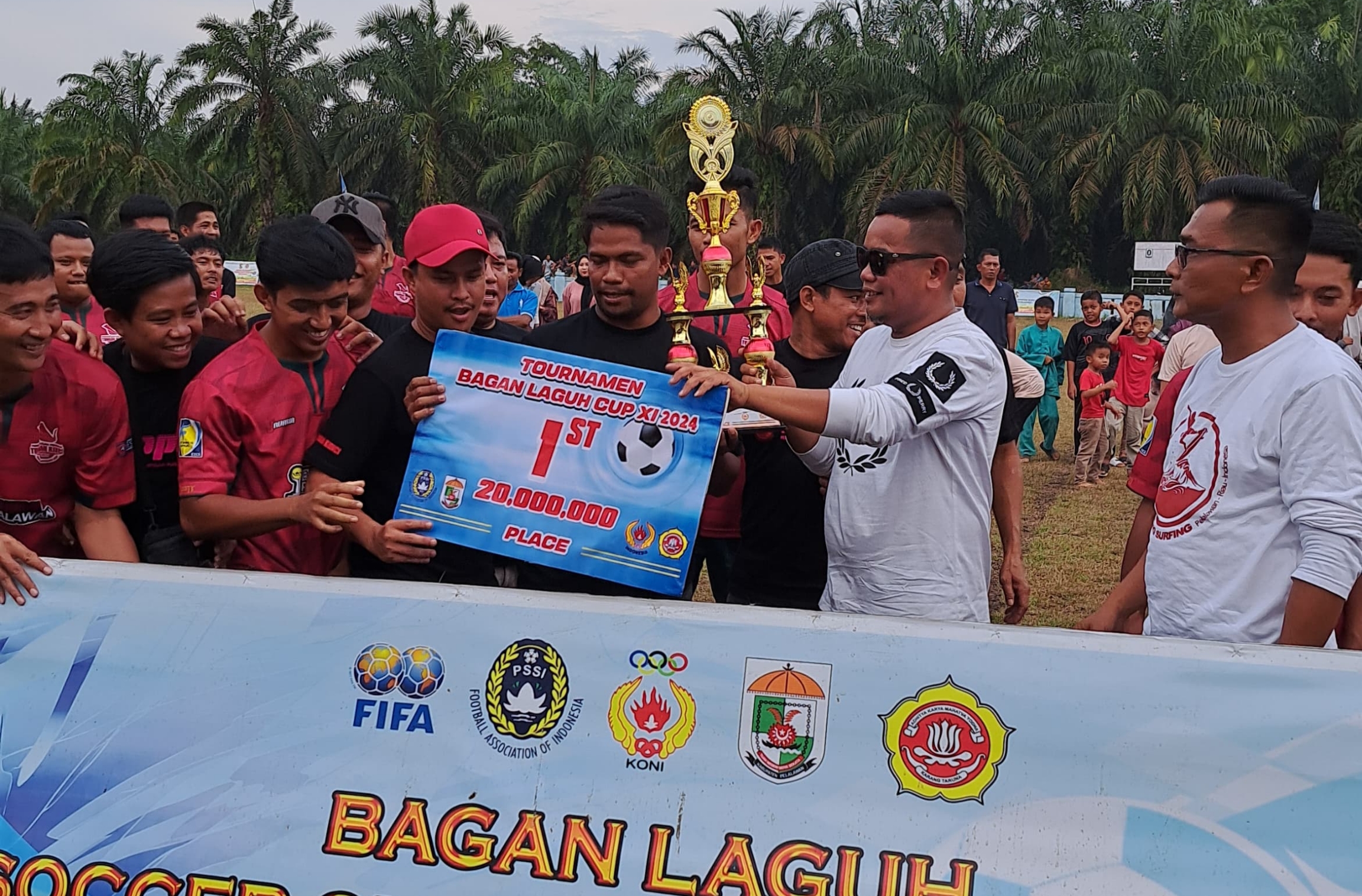 Read more about the article Bupati Zukri Tutup Secara Resmi Turnament Bagan Laguh Cup XI Tahun 2024