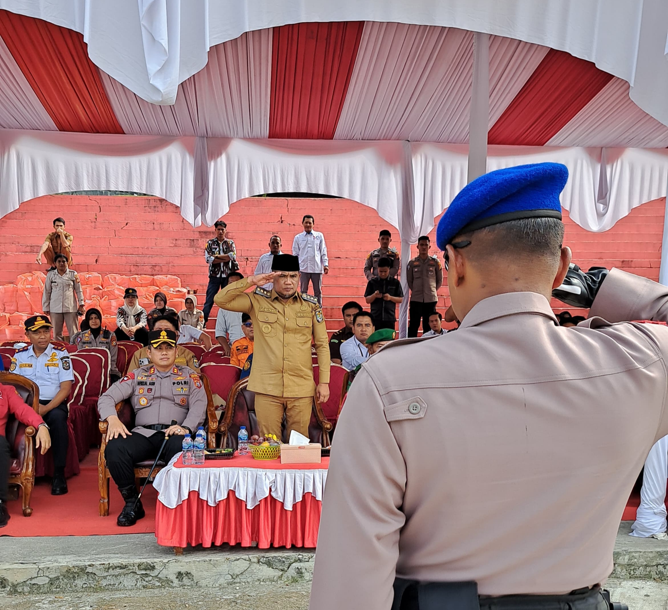 You are currently viewing Bupati Zukri Apresiasi Kegiatan Sispam Kota Polres Pelalawan Dalam Rangka Pemilihan Kepala Daerah Tahun 2024