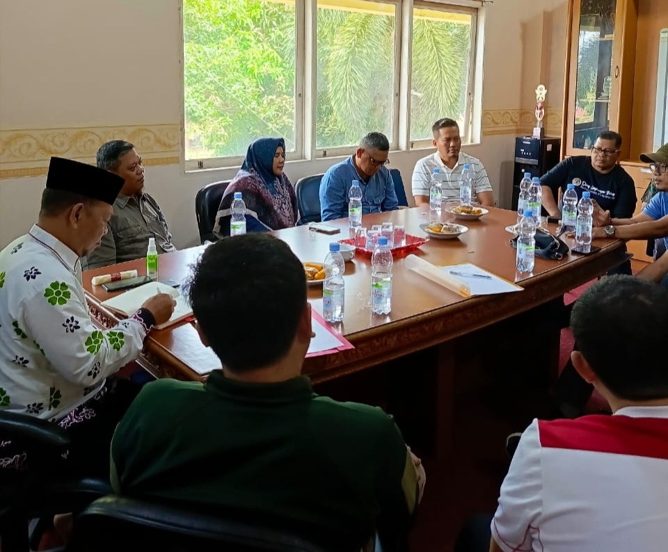 You are currently viewing Pemkab Pelalawan Adakan Rapat Teknis, Menindaklanjuti Semburan Air Dan Gas Di Desa Air Hitam